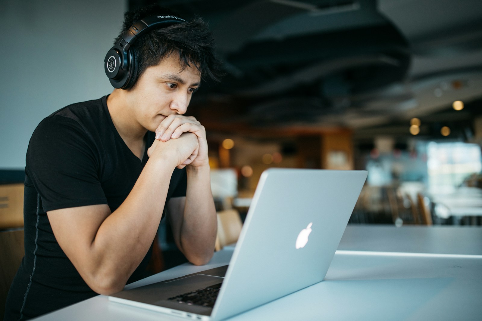 The Best Entry-Level Tech Jobs for Non-Coders (No Experience Needed)